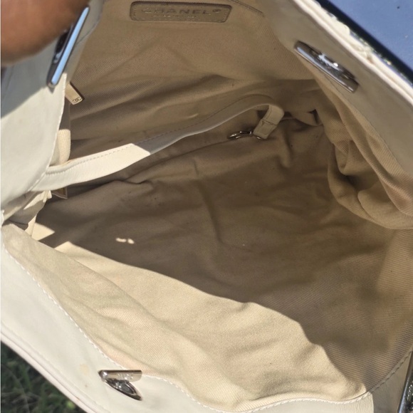 Vintage Authentic Chanel Quilted Tote Bag Cream Chain Strap Leather zip around - Picture 14 of 16